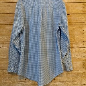 Vineyard Vines Men's button down shirt